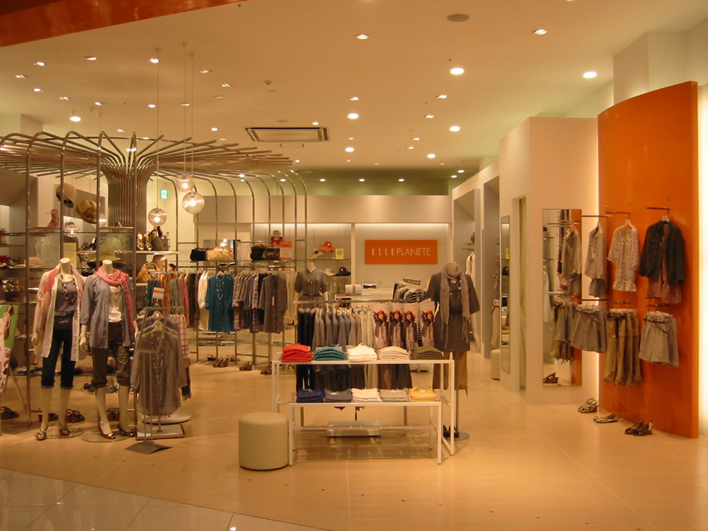 ELLE PLANETE イオンモール広島祇園/エルプラネット イオンモール広島祇園/店舗設計・ショップデザイン:洋服・ファッションブランド
