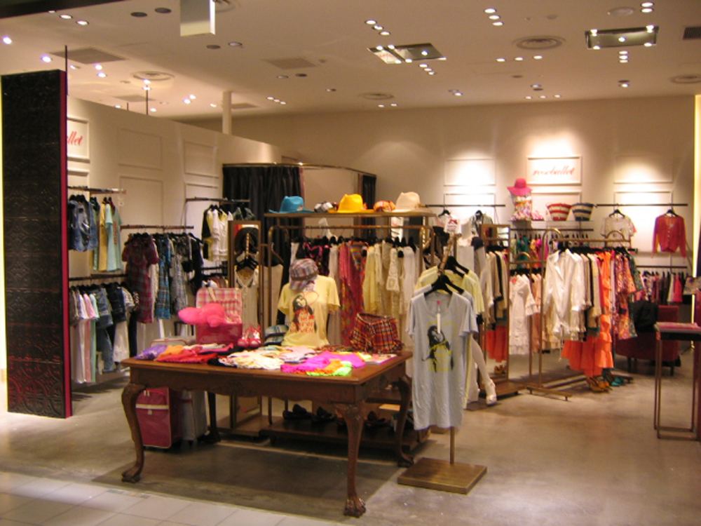 Rosebullet 大阪HEP/ローズブリット 大阪HEP/店舗設計・ショップデザイン:洋服・ファッションブランド