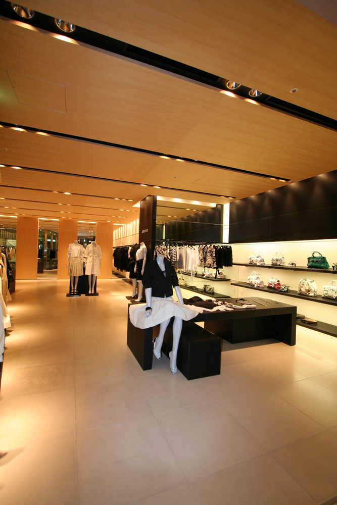 ADORE 表参道ヒルズ/アドーア 表参道ヒルズ/店舗設計・ショップデザイン:洋服・ファッションブランド