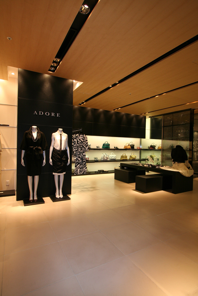 ADORE 表参道ヒルズ/アドーア 表参道ヒルズ/店舗設計・ショップデザイン:洋服・ファッションブランド