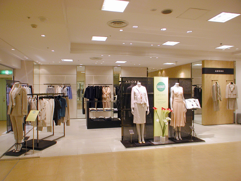 ADORE 神戸大丸/アドーア 神戸大丸/店舗設計・ショップデザイン:洋服・ファッションブランド