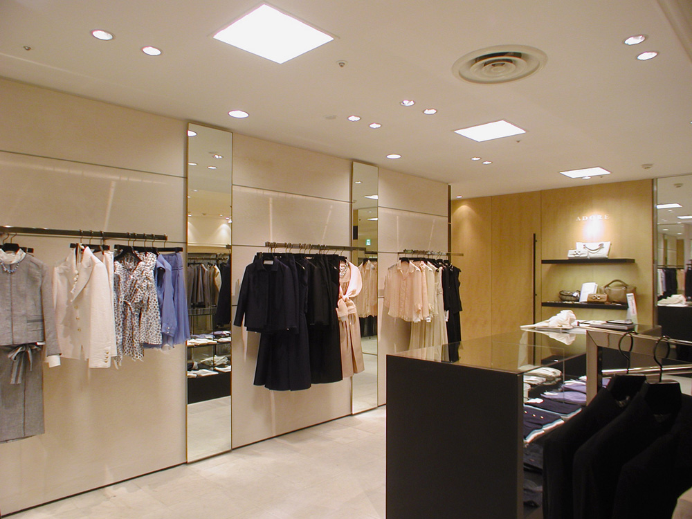 ADORE 神戸大丸/アドーア 神戸大丸/店舗設計・ショップデザイン:洋服・ファッションブランド