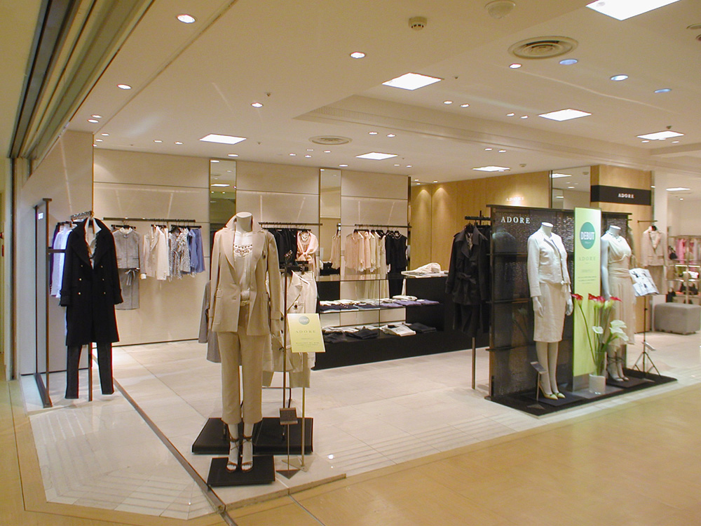 ADORE 神戸大丸/アドーア 神戸大丸/店舗設計・ショップデザイン:洋服・ファッションブランド